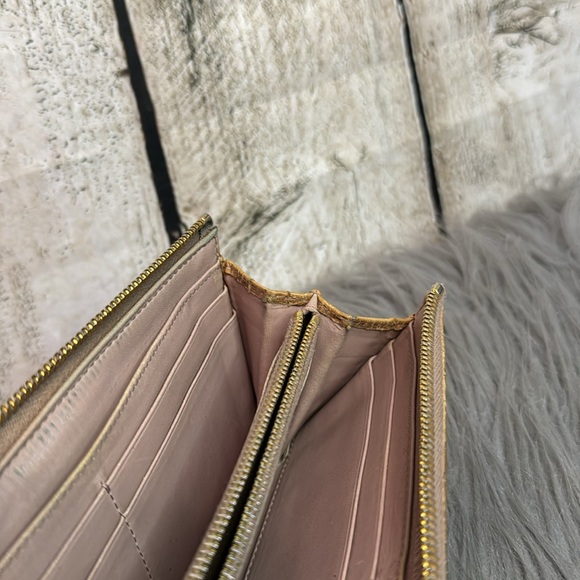 MIU MIU - 3/4 Zip Wallet - Picture 9 of 12